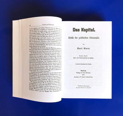 Titelblatt der Erstausgabe von »Das Kapital. Kritik der politischen Ökonomie von Karl Marx«, erster Band; Hamburg, Verlag von Otto Meissner, 1867. Abgebildet in »Das Kapital« von Dietz Berlin