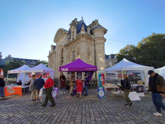 Notre stand de Volt à la Braderie de Lille