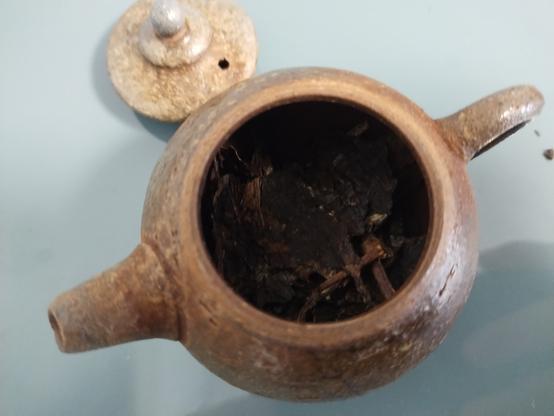 6 grams of tea in my little tea pot.