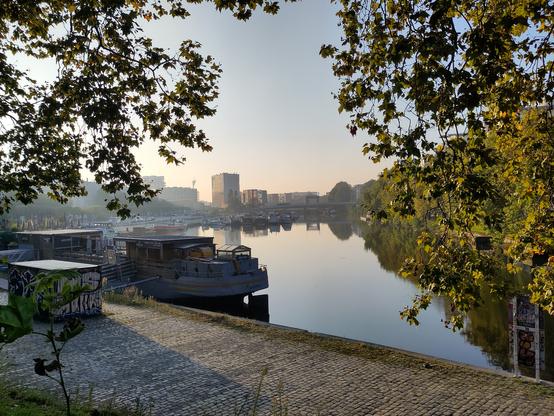 Photo prise sur le pont près du Lieu Unique de Nantes, sur le chemin vers la Cité des Congrès