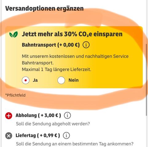 Screenshot aus der Bahn App. Eine Option ermöglicht beim Kauf einer Paketmarke Transport eines Pakets per Bahn zu erlauben und verspricht für bis zu einen Tag längerer Lieferzeit eine Einsparung von über 30 Prozent CO2.
