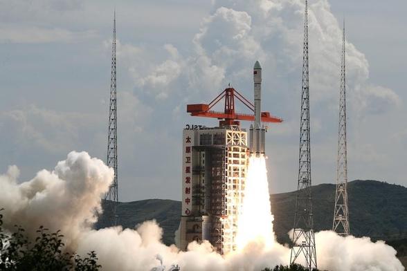 IT: Un razzo Lunga Marcia 6A porta in orbita i primi 18 satelliti della costellazione G60 (o "Costellazione delle Mille Vele").
Crediti foto: Xinhua News Agency (foto di Zheng Bin)

EN: A Long March 6A rocket lifts into orbit the first 18 satelliti of the G60 constellation (or "Thousand Sails Constellation").
Photo credit: Xinhua News Agency (photo by Zheng Bin)