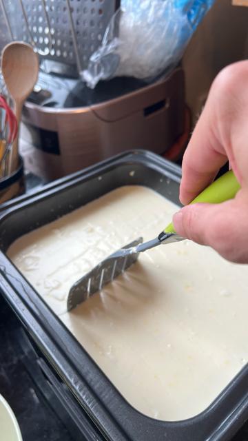 Cutting the curds to about 12mm