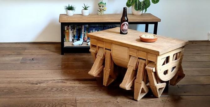 le-carpentopod-une-table-de-salon-qui-marche-video