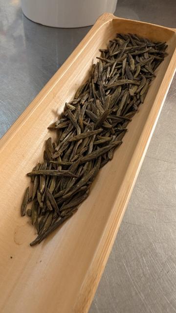 Dry yellow tea