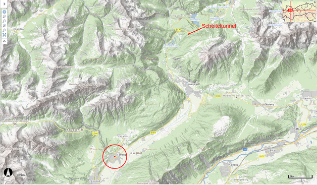 Landkarte aus den Tiroler TIRIS-Maps (https://maps.tirol.gv.at) mit Zentrum Nassereith. Nach einem Bogen links und nördlich von Nassereith ist eine rote Linie eingezeichnet die den geplanten Scheiteltunnel datrstellt.
Unten links, fast in der Ecke ist die Ortschaft Tarrenz mit einem roten Kreis markiert. Die Distanz ab geplantem Tunnelende beträgt 15 Straßenkilometer.
