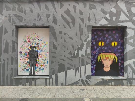 dos imagenes. en la izquierda una persona toda pintada en negro con ojos amarillos uno de ellos mas grande y un montón de lineas curvas de colores que la rodean como atosigandola.

en la  de la derecha se ve un monstruo abriendo la boca y comiendose a una persona