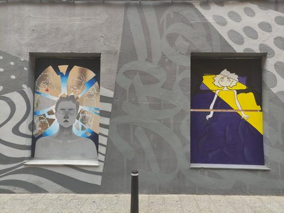 dos imagenes. a la derecha una persona en una cama mirando hacia arriba.
La de la izquierda una persona con el fondo roto como un cristal con imagenes de diferentes personas colocadas.