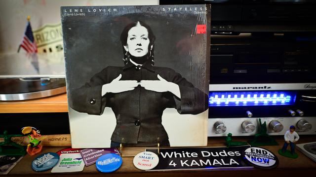 "Stateless" by Lene Lovich released in October 1978.