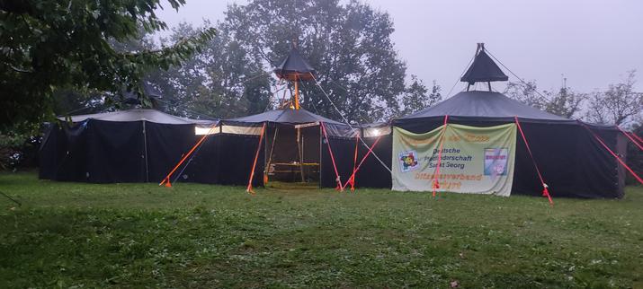 Morgenimpressionen der Gemeinschaftsjurte.