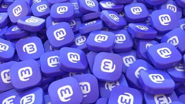Unzählige Buttons mit Mastodon-Logo