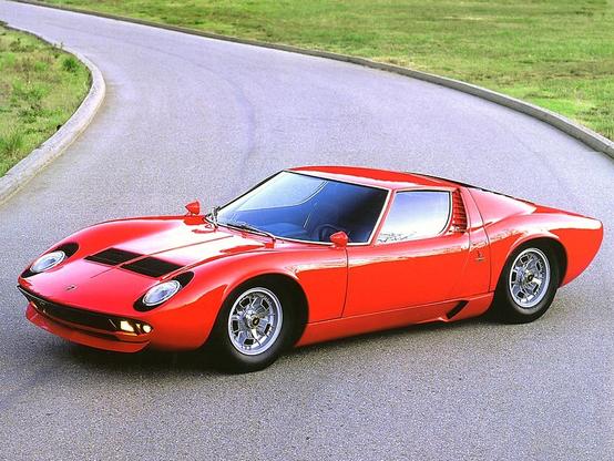 10-des-meilleures-supercars-des-annees-60-Lamborghini-Miura