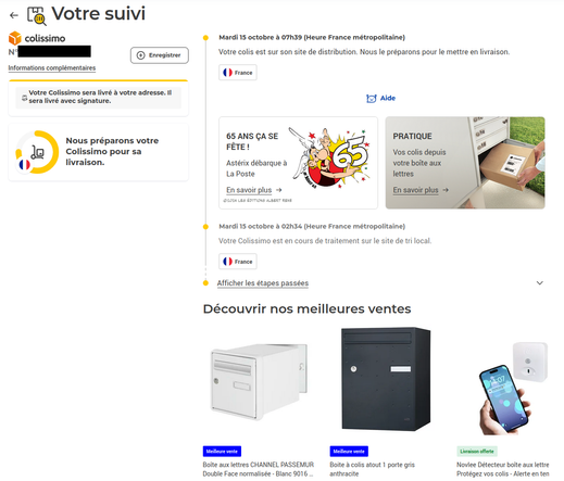 Capture d'écran du suivi Colissimo, avec entre 2 infos, des liens vers d'autres trucs randoms de la Poste (les timbres Astérix, etc.).