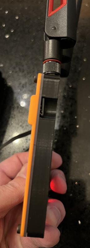 The wardriver side-on photo showing how thin it is