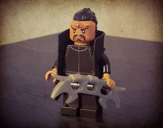 General Kla'a of the IKS Vengeance