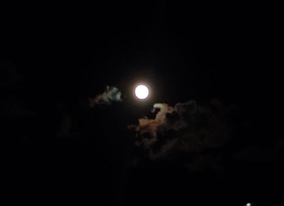 Clouds only under the full moon.
