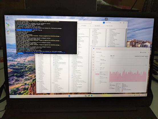 A Thinkpad P1 with windows 11 installed, showing the network throughput status while installing applications