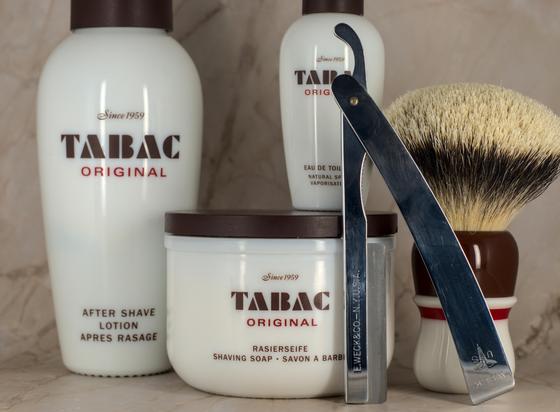 A Stank Tank® with matching Big Gulp splash, frag and brush and shiny stainless steel Med Prep Weck Sextoblade