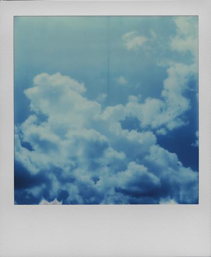 Nel cielo dipinto di blu
Autumn Polaroid Week 2024

Film: Polaroid 600 Blue Film Reclaimed Ed. Camera: Polaroid I-2