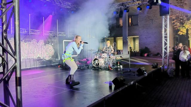 Picture of Paulinko performing at the LCOY stage
