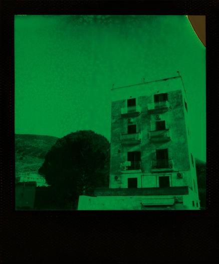 Lonely house
Autumn Polaroid Week 2024

Camera: Polaroid I-2
Film: Polaroid Duochrome Black & Green