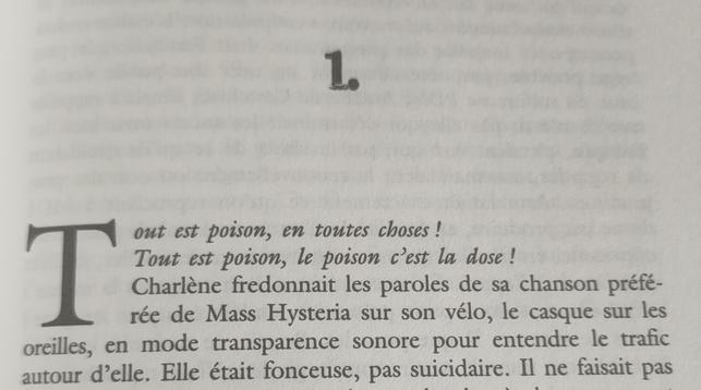 Début du premier chapitre du livre "Prime Time" de Maxime Chattam. Paroles de "Tout est poison" de Mass Hysteria
