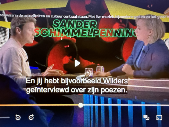 Sander Schimmelpenninck zegt tegen Eva Jinek in haar talkshow: "En jij hebt bijvoorbeeld Wilders geinterviewd over zijn poezen".