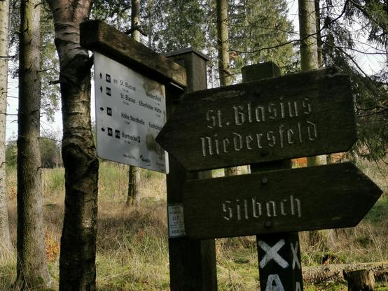 Wegweiser
<St. Blasius
<Niedersfeld
>Silbach