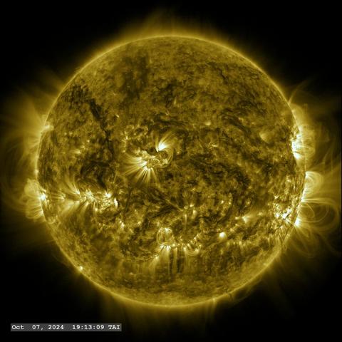 An_X2_1_and_X1_0_flare_from_Active_Region_13842_-_October_7,_2024_(SVS5402_-_20241007_AR13842X21_AIA_0171A_PSF_stamped_000304_print).jpg