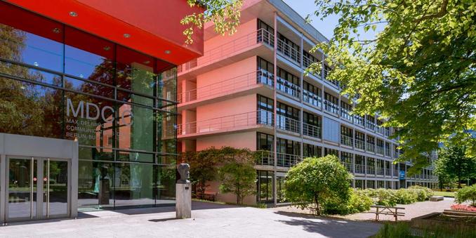 Image shows MDC building; taken by Svea Pietschmann, Max Delbrück Center
