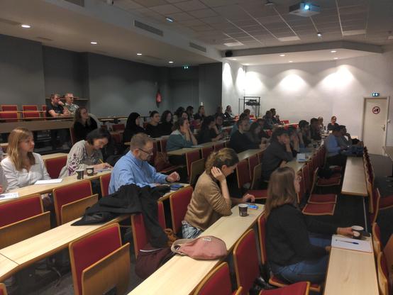 L'amphithéâtre de LaCatho est rempli aux 2/3 de jeunes médecins en quête d'information sur l'installation médicale.