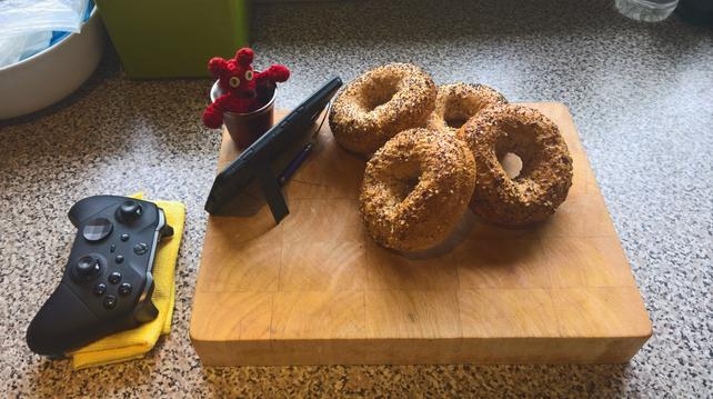 #CaptainRedBearBear says, "Ooooh... Bagels...!"