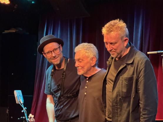 Bilcher (saxophone) to camera left, Gadd (drums) in the centre and Hemmer (Hammond organ) to the right.