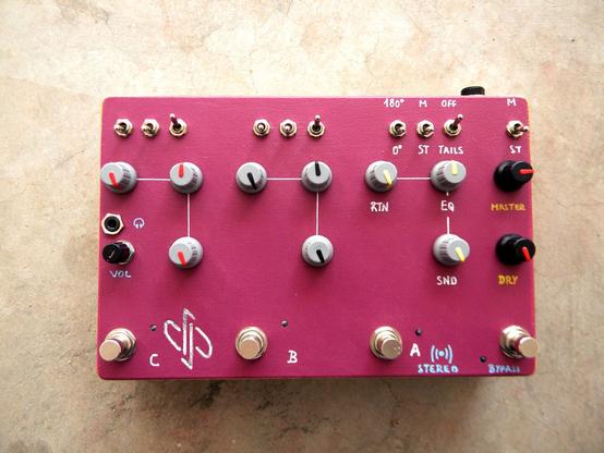 Triple Loop Parallel Stereo Blender pedal by dpFX Pedals