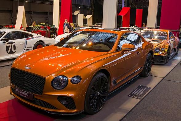 Bentley Continental GT Speed #photography #autoworldbrussels #belgie #belgien #belgium #brussels #museum #auto #bruxelles #brüssel #car #cars #highlight #autoworld #historic #collection #bentley #continental #gt #speed #performance #luxury #wealthy #money #21 #wheels #topspeed (Flickr 20.12.2022) https://www.flickr.com/photos/7489441@N06/52576088081
