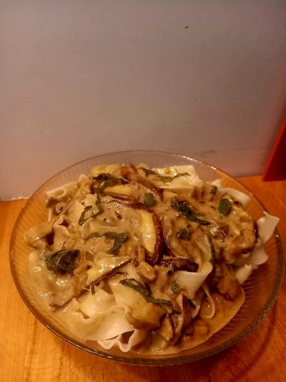 Foto de mi plato de pasta con ceps.