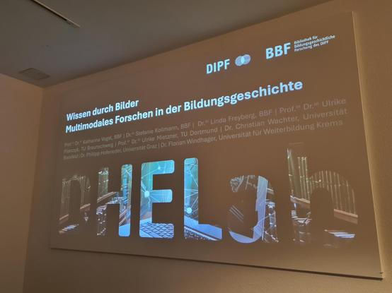 Foto von der Wilkommenspräsentation der Veranstaltung.