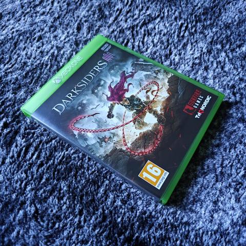 Opakowanie gry Darksiders 3, na konsolę Xbox.