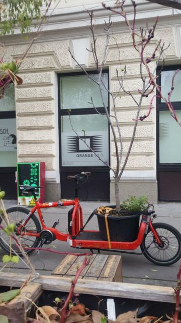 #alt4me #cargobike #messlife #greenlogistics #lastmile #vienna #hermes #cooperative #collective #kollektiv #carryshitolympics #radioorange