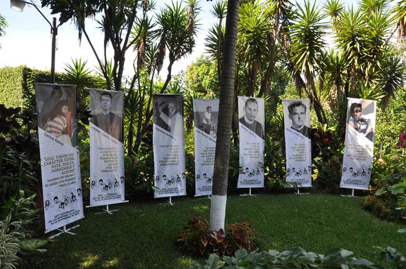 Rose Garden at UCA, El Salvador. The place where the victims were killed on 16 November 1989. By Johan Bergström-Allen - Archbishop Romero Trust - https://www.flickr.com/photos/archbishopromerotrust/13122600035/, CC BY 2.0, https://commons.wikimedia.org/w/index.php?curid=39093824