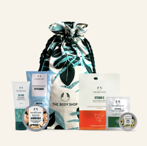 The Body Shop what a steal gift set. Get ‘𝐖𝐡𝐚𝐭 𝐀 𝐒𝐭𝐞𝐚𝐥 𝐆𝐢𝐟𝐭 𝐒𝐞𝐭’ (worth £48) at just £20! Treat yourself or someone special to some 𝗹𝗶𝗺𝗶𝘁𝗲𝗱 𝗲𝗱𝗶𝘁𝗶𝗼𝗻 loveliness with The Body Shop Top To Toe Gift Set