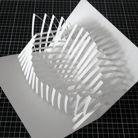 Carte kirgami popup à lamelles courbes