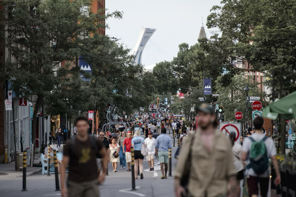 Montréal street filled with people after being closed to cars