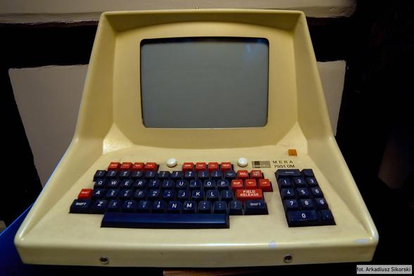 MERA-ELZAB
MERA 7951OM-terminal produkowany w Zakładzie Urządzeń Komputerowych Mera-Elzab z Zabrza / Poland
Photo by Arkadiusz Sikorski 2013 (C) https://arQ.PL/