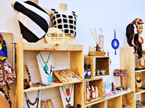 Feira Preta celebra afroempreendedorismo no mês da Cultura Negra: loja colaborativa reúne produtos de mais de 50 marcas de mulheres negras até dezembro, no Rio Anil Shopping