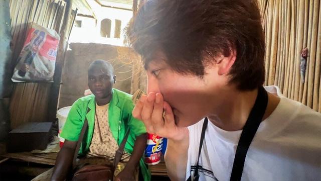 アフリカの黒魔術で呪いを解きにきたら何者かに命を狙われていることが判明しました…。