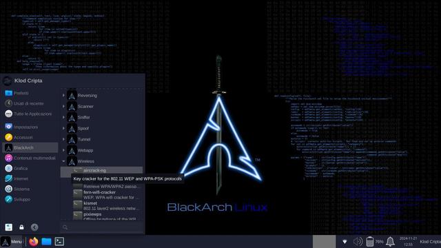 Desktop di BlackArch Linux con menù delle applicazioni aperto nella sezione BlackArch > Wireless > Air crack