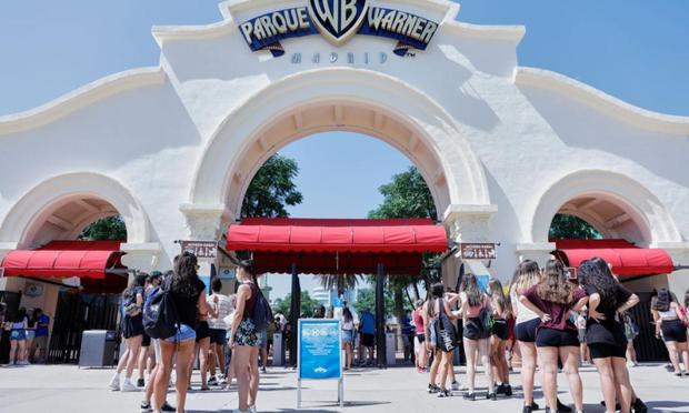 Entrada del Parque Warner en Madrid. (Jes˙s HellÌn; Jesús Hellín)