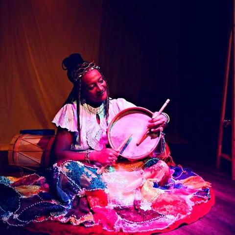 Rosa Reis apresenta 'Ébano', espetáculo de música e resistência para celebrar Consciência Negra: apresentação traz canções que exaltam beleza, luta e importância de compositores negros