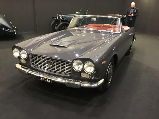 Grey Lancia Flaminia 2500 3C Touring Cabriolet, front quarter view